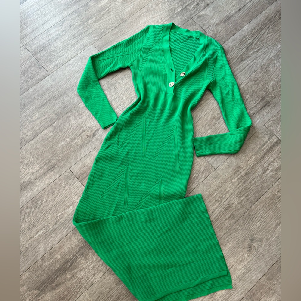 FINAL SALE✨

🌸BOUTIQUE pine green dress ✨ - Picture 7 of 15